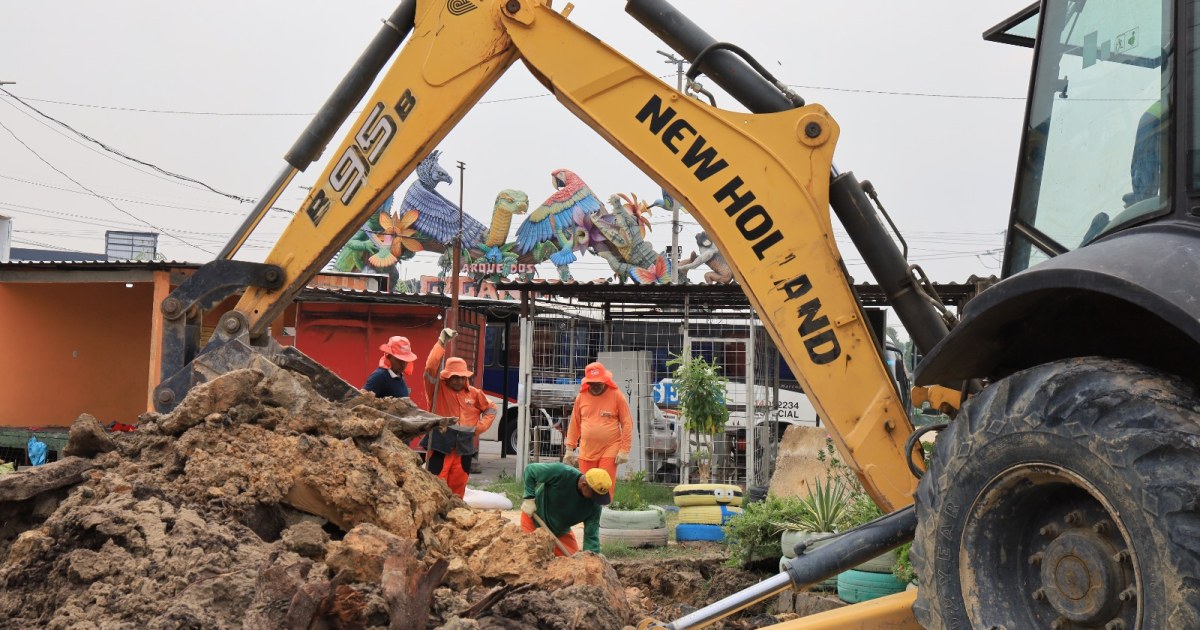 Moradora cita alagamentos durante obra de drenagem no Novo Aleixo