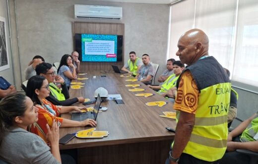 Mobilidade urbana entra na pauta de trabalhadores da Costa Brasil, em Manaus