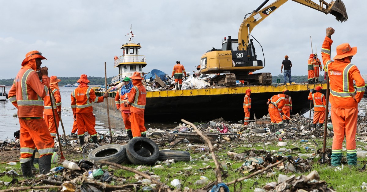 Acesso por terra ou água orienta retirada de lixo na orla de Manaus