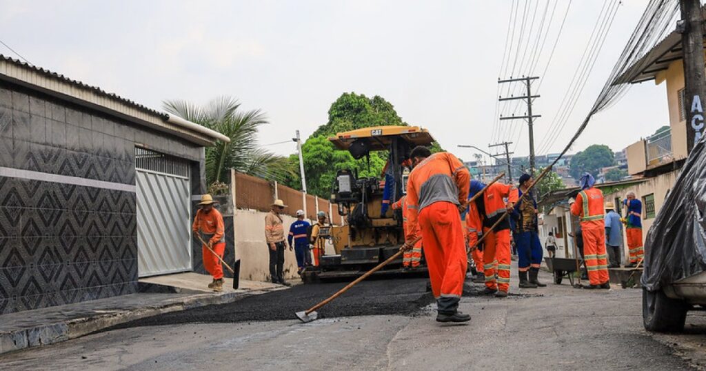 Seminf recupera pavimento de via no Cidade Nova em primeira etapa de serviço