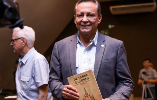 Lei associa divulgação de escritores a incentivo à leitura no Amazonas