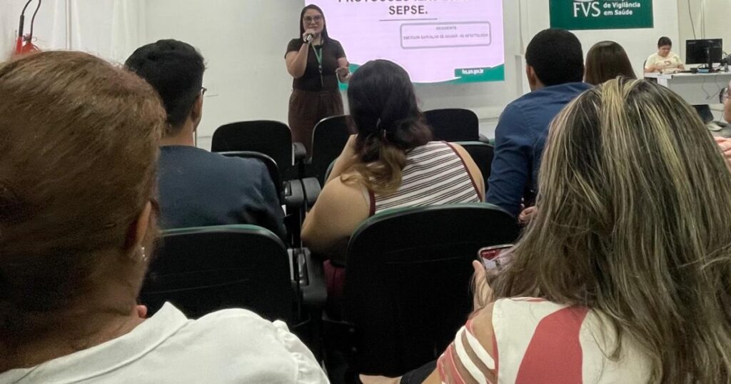 Educação permanente reúne equipes para atualizar práticas de controle de infecções no Amazonas