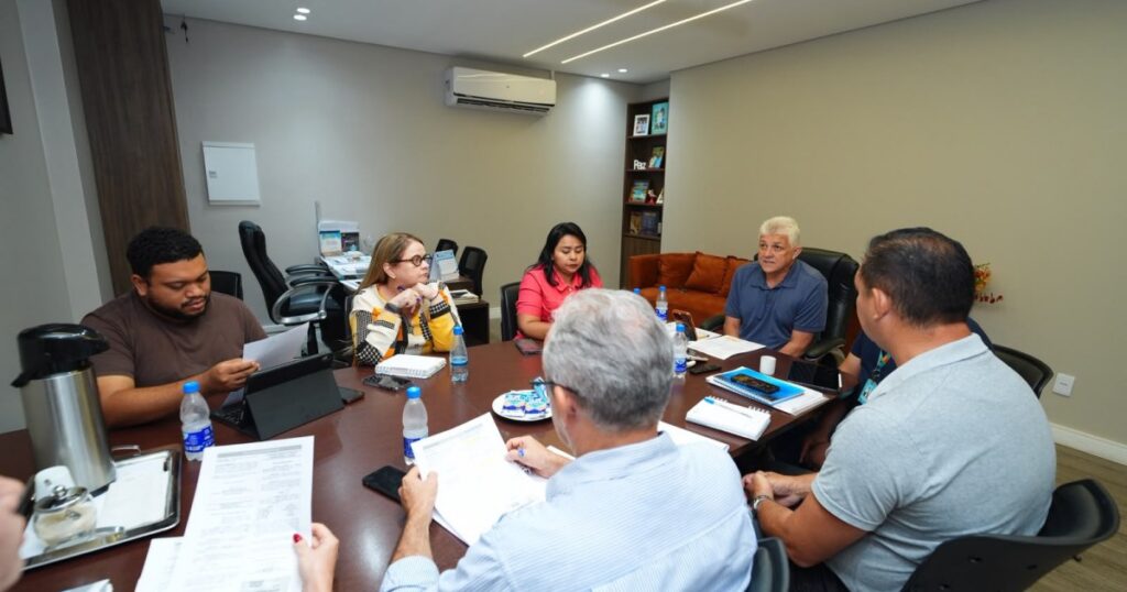 Reunião na Semtepi detalha papel técnico do comitê do Disv em Manaus