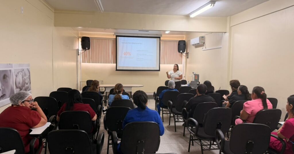 Equipes neonatais participam de atualização sobre medicamentos endovenosos em Manaus