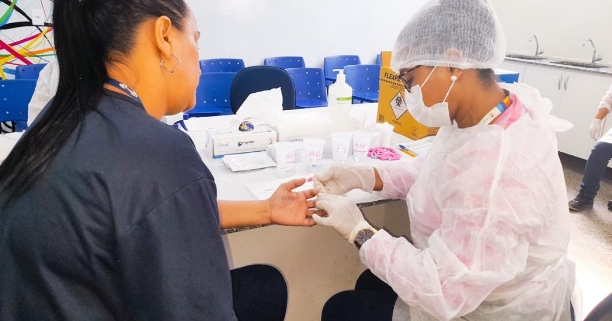 Outubro Rosa em Manaus amplia ações para rastreamento, vacinação contra HPV e saúde do idoso