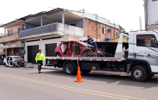 Operação em Manaus remove três veículos abandonados após vistoria no Nova Cidade