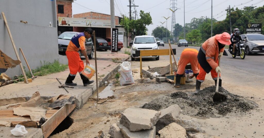 Reparo em cruzamento do São José Operário mantém água da chuva na rede subterrânea
