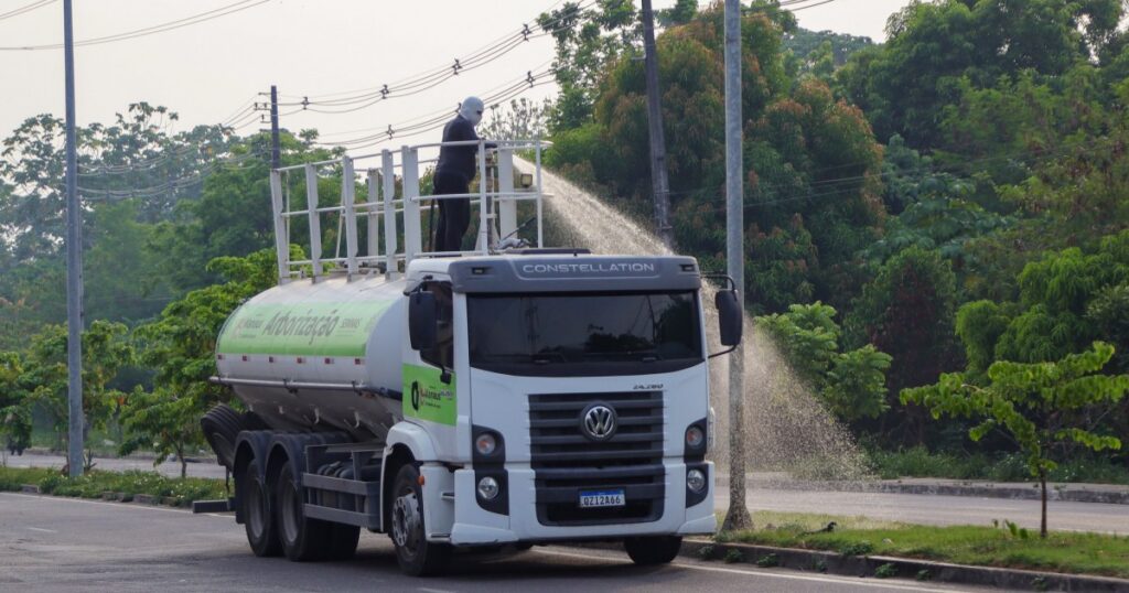 Combate às queimadas em Manaus inclui registro com imagens e ações em escolas